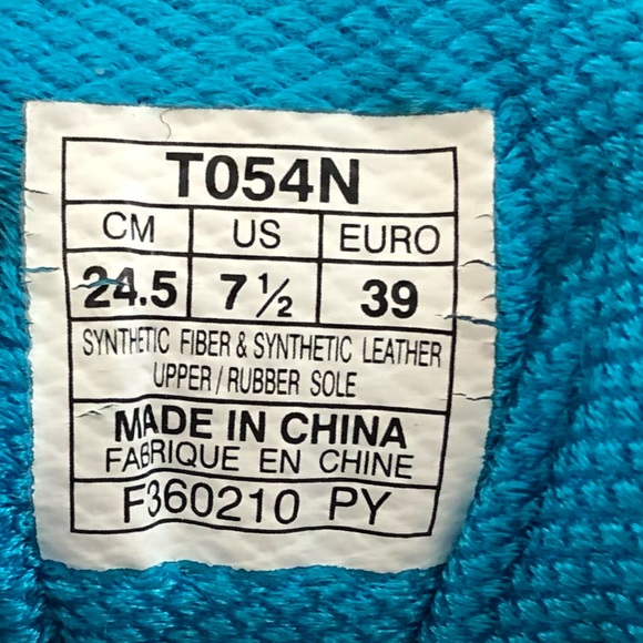 ASICS women’s white and blue size 7.5 athletic shoes. - Picture 7 of 7